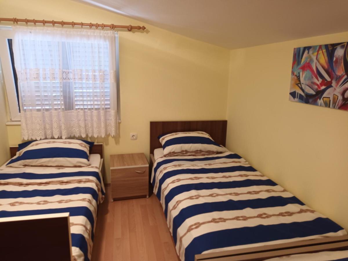 Apartman Zlata Vir Eksteriør billede