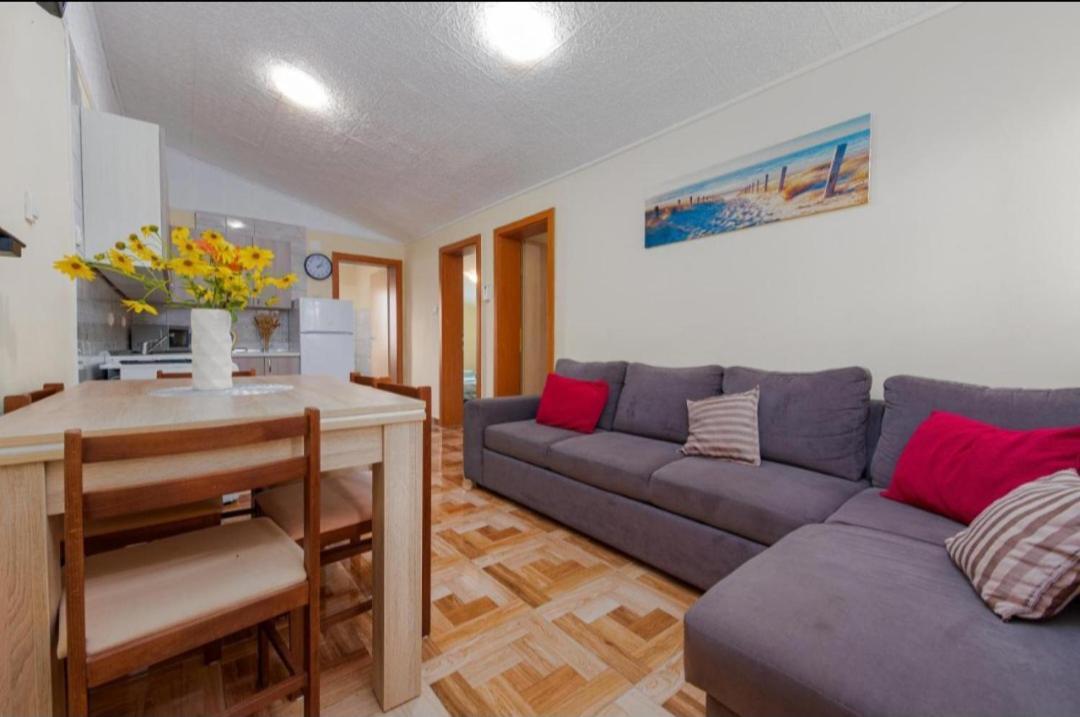 Apartman Zlata Vir Eksteriør billede