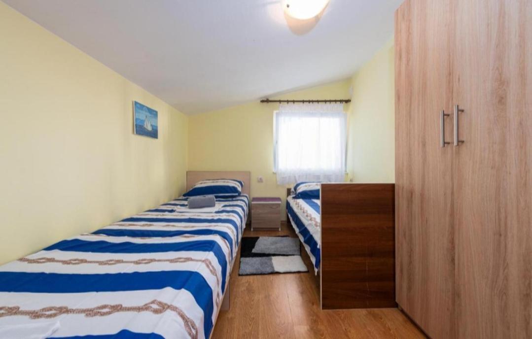 Apartman Zlata Vir Eksteriør billede